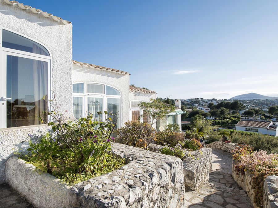 Traditional style villa for sale in Jávea in the area of Portichol