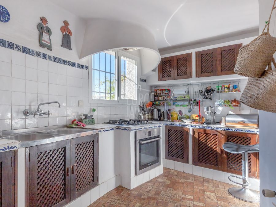 Traditional style villa for sale in Jávea in the area of Portichol