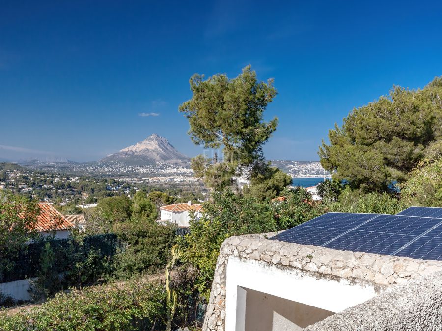 Traditional style villa for sale in Jávea in the area of Portichol