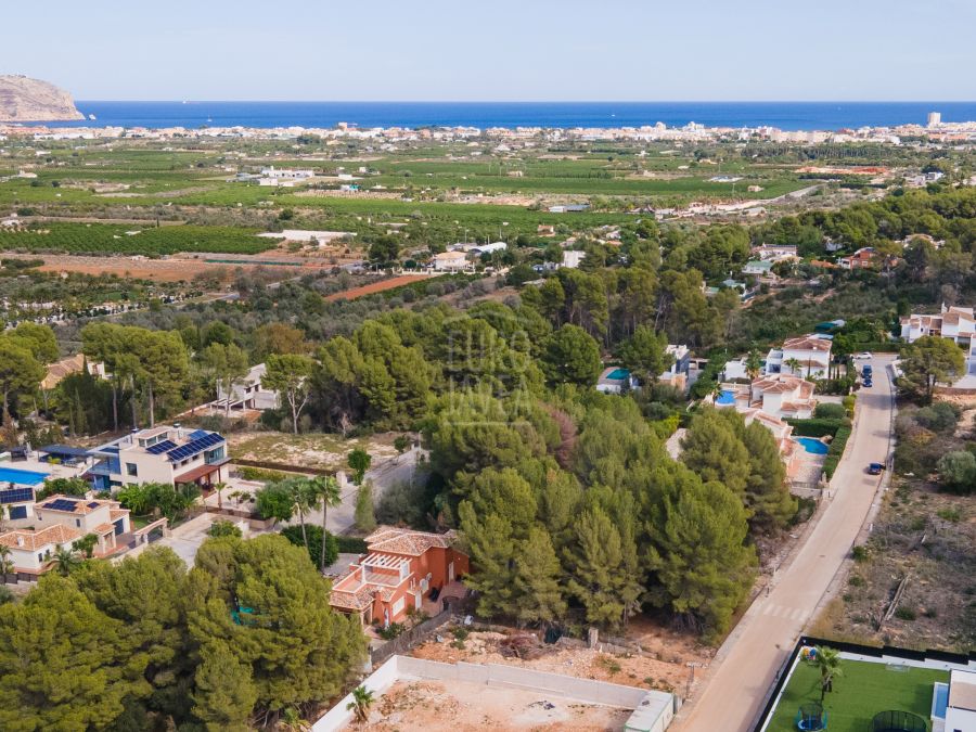 Parcela a la venta con licencia concedida en la zona de Piver en Jávea