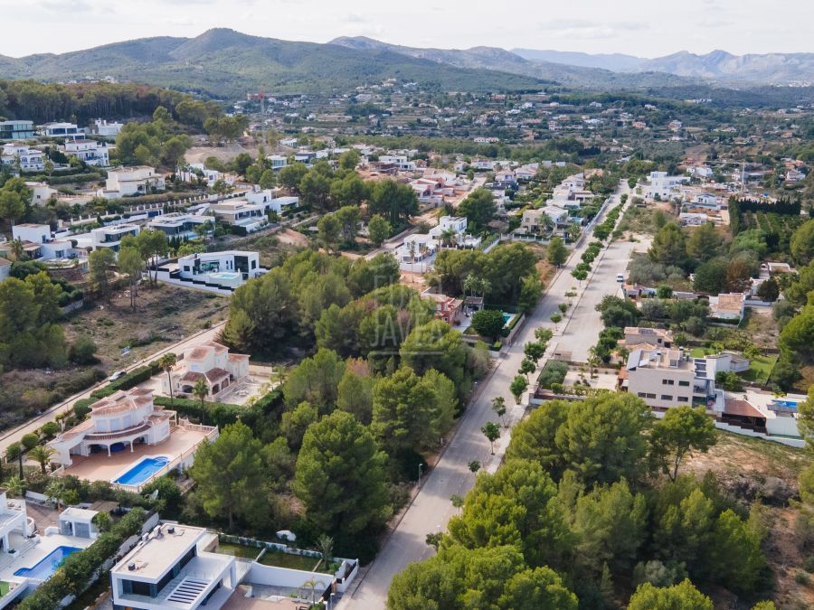 Terrain à vendre avec licence accordée dans la zone de Piver à Jávea.