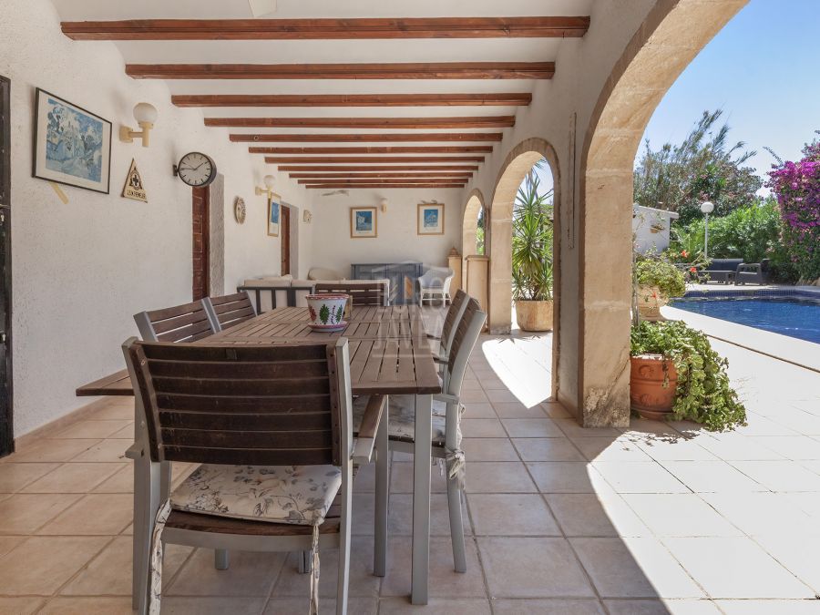 Mediterranean style villa for sale exclusively in Jávea, in Montgó Valls