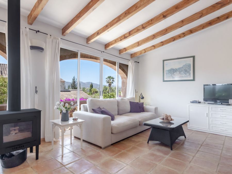 Mediterranean style villa for sale exclusively in Jávea, in Montgó Valls