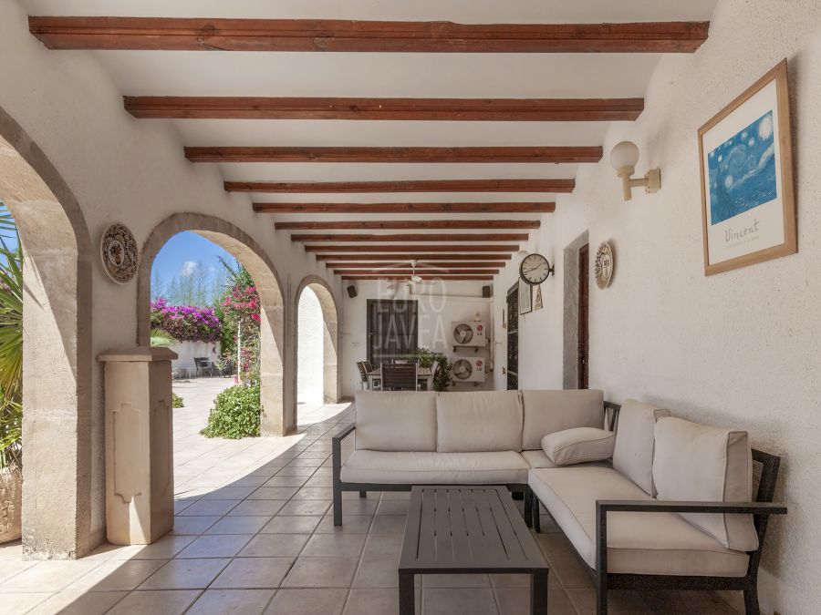 Mediterranean style villa for sale exclusively in Jávea, in Montgó Valls