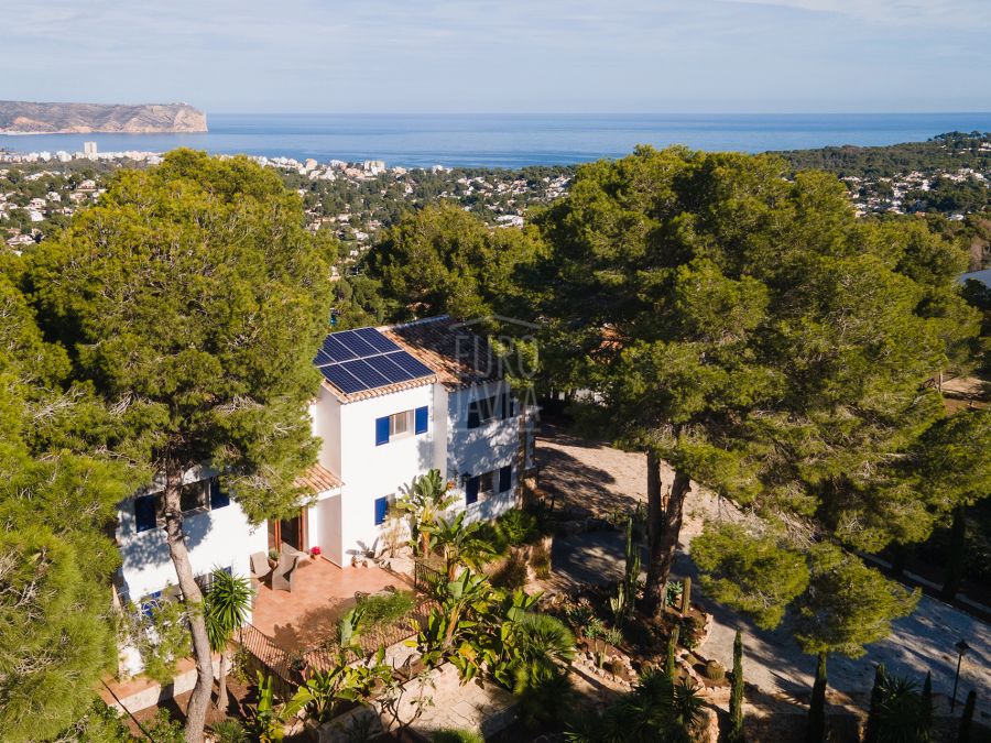 Impresionate villa a la venta en Jávea con vistas panorámicas a la Bahia de Jávea