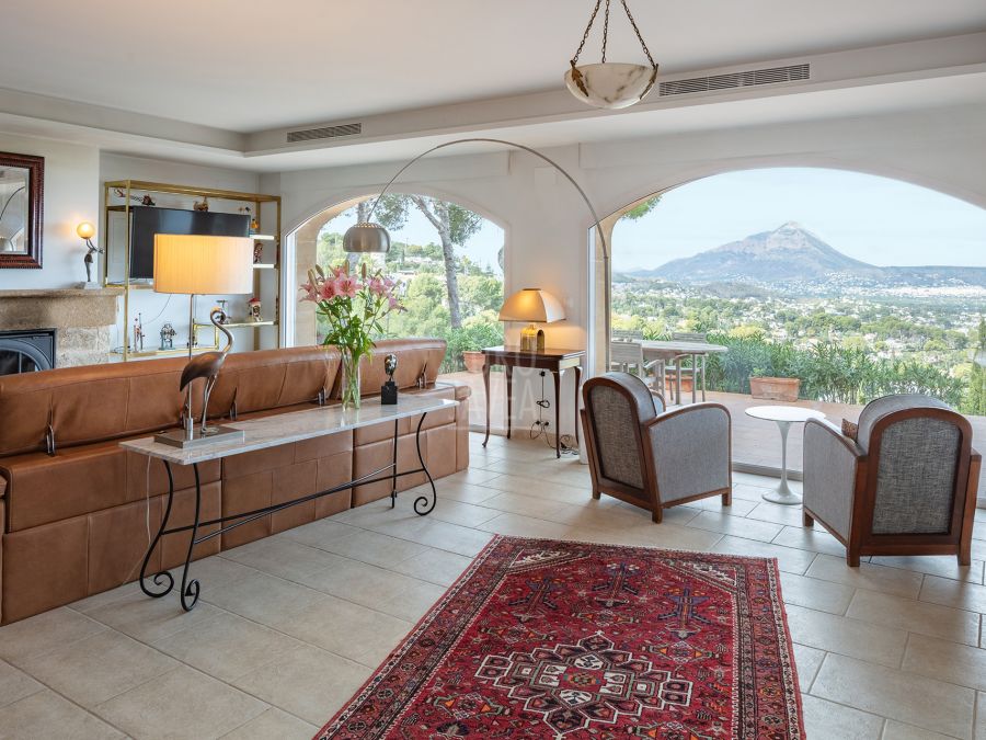 Impresionate villa a la venta en Jávea con vistas panorámicas a la Bahia de Jávea