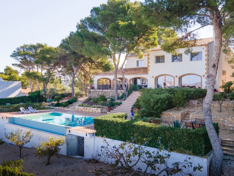 Impresionate villa a la venta en Jávea con vistas panorámicas a la Bahia de Jávea