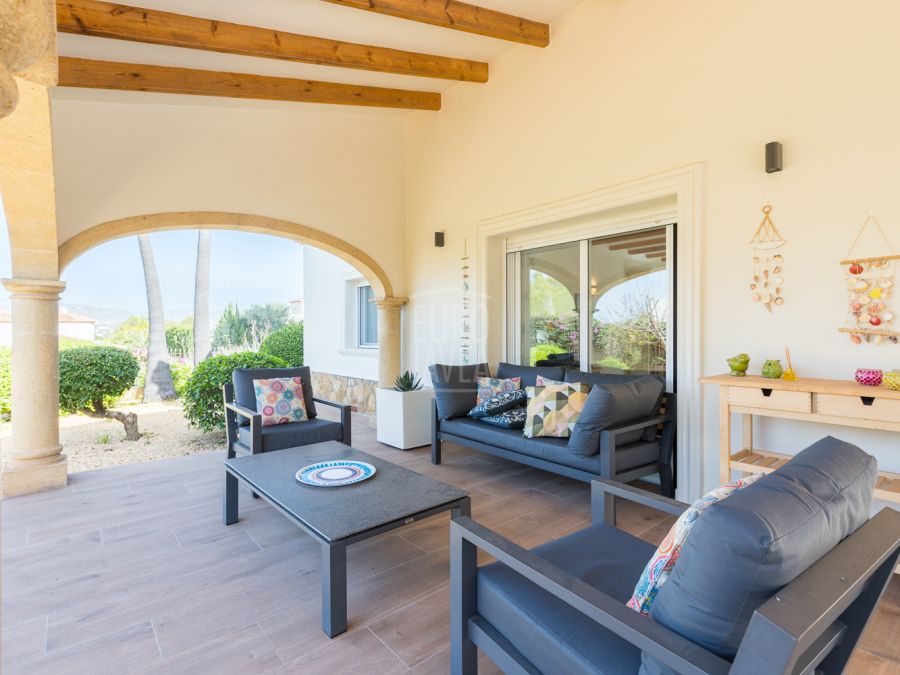 Villa de estilo finca mediterránea en venta exclusiva en la zona de Piver