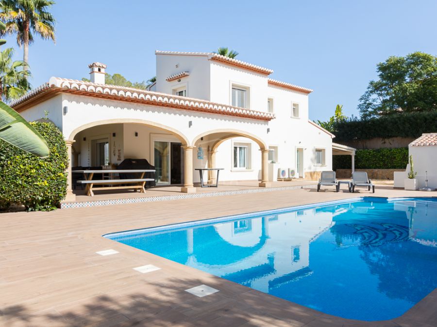 Villa de estilo finca mediterránea en venta exclusiva en la zona de Piver