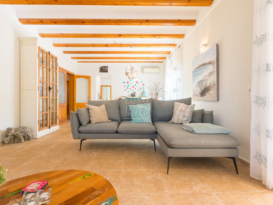 Villa de estilo finca mediterránea en venta exclusiva en la zona de Piver