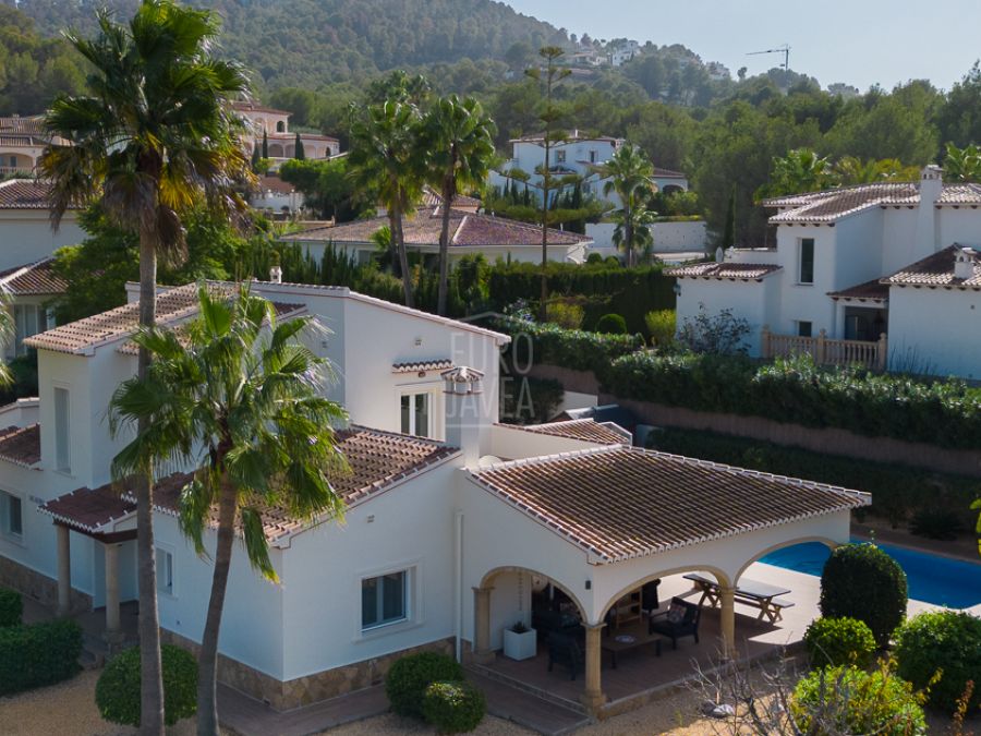 Villa de estilo finca mediterránea en venta exclusiva en la zona de Piver