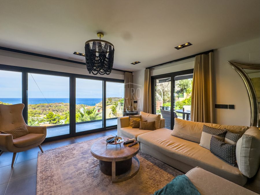 Luxe villa te koop in de wijk Portixol in Javea met schitterend uitzicht op zee