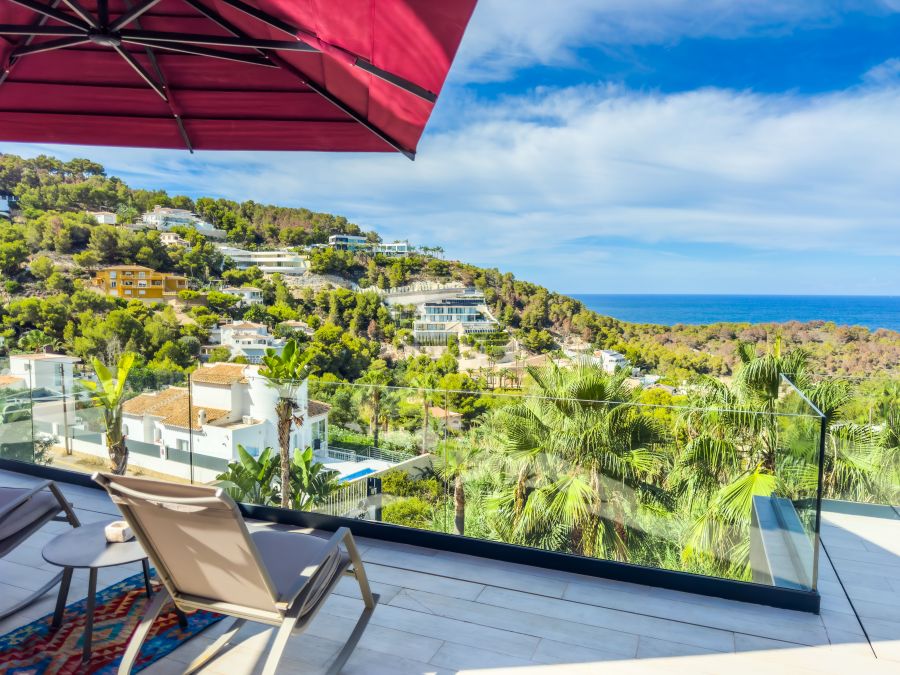 Villa lujosa a la venta en la zona de Portixol en Javea con magnificas vistas al mar