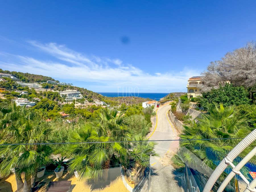 Villa lujosa a la venta en la zona de Portixol en Javea con magnificas vistas al mar