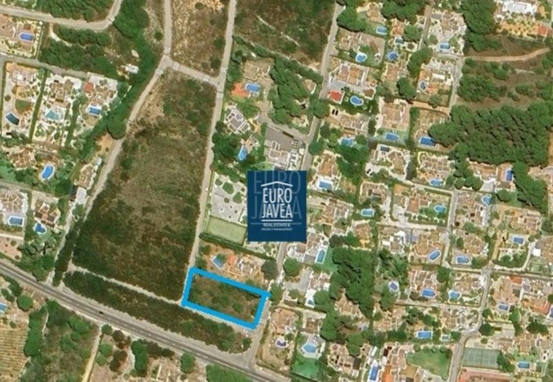 Urban plot for sale in the area of the Montgó , Jávea . South facing