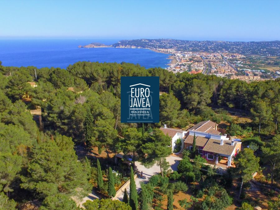 Encantadora Villa Tradicional en Venta en la Zona de Plana de Jávea