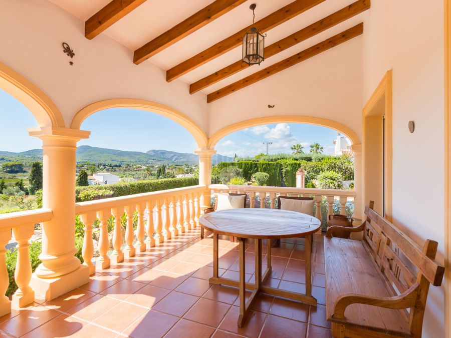 Villa à vendre exclusivement dans le quartier Montgó de Jávea, le tout de plain-pied orienté sud