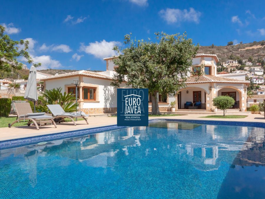 Villa exclusive à vendre dans la zone de Puchol à Javea avec vue sur la mer