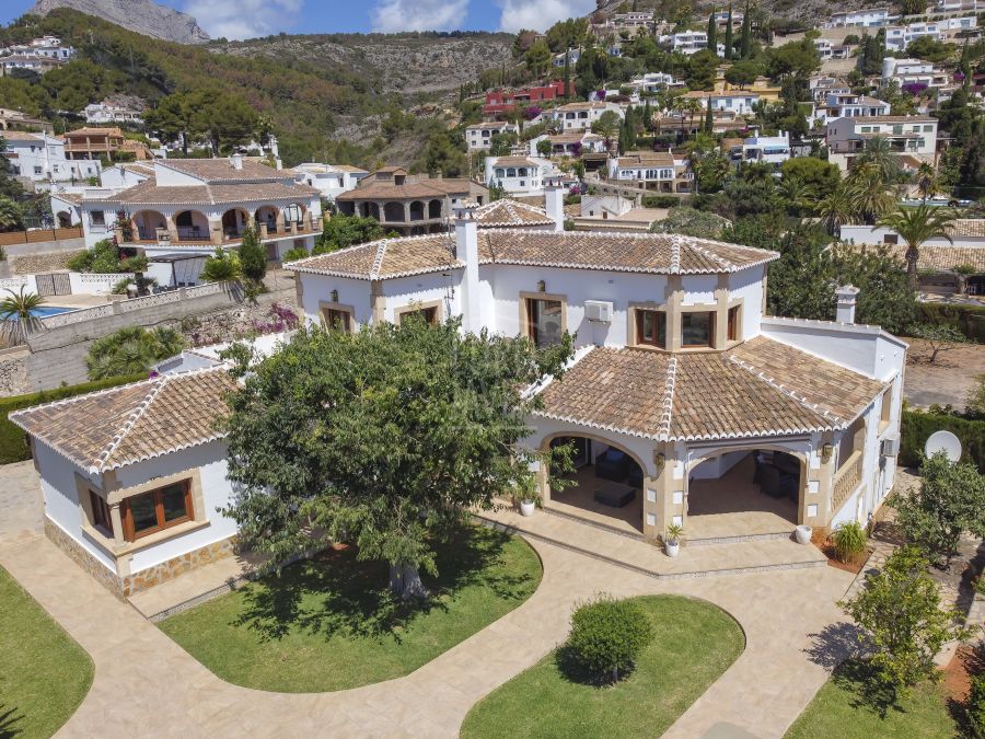 Villa exclusive à vendre dans la zone de Puchol à Javea avec vue sur la mer