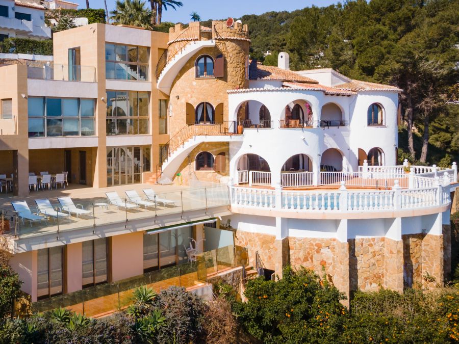 Villa te koop in Jávea el Portichol, met prachtig uitzicht op de zee, op een steenworp afstand van het strand van La Barraca