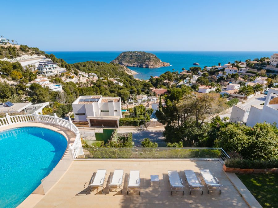 Villa à vendre à Jávea el Portichol, avec une vue magnifique sur la mer, à deux pas de la plage de La Barraca