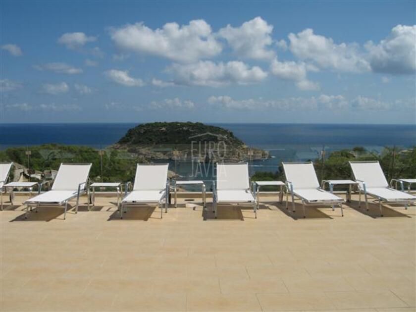 Villa te koop in Jávea el Portichol, met prachtig uitzicht op de zee, op een steenworp afstand van het strand van La Barraca