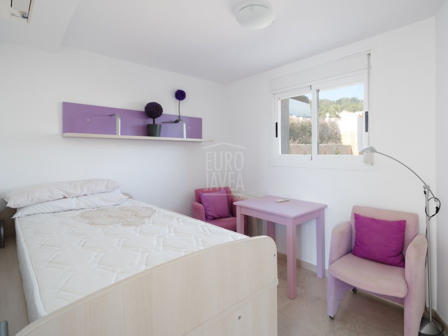 Villa te koop in Jávea el Portichol, met prachtig uitzicht op de zee, op een steenworp afstand van het strand van La Barraca