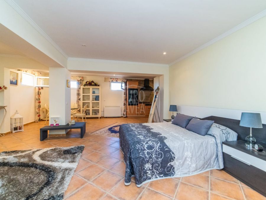 Impresionante villa a la venta a un paso de la playa del Arenal, en una tranquila zona residencial con amplias vistas panorámicas y al mar