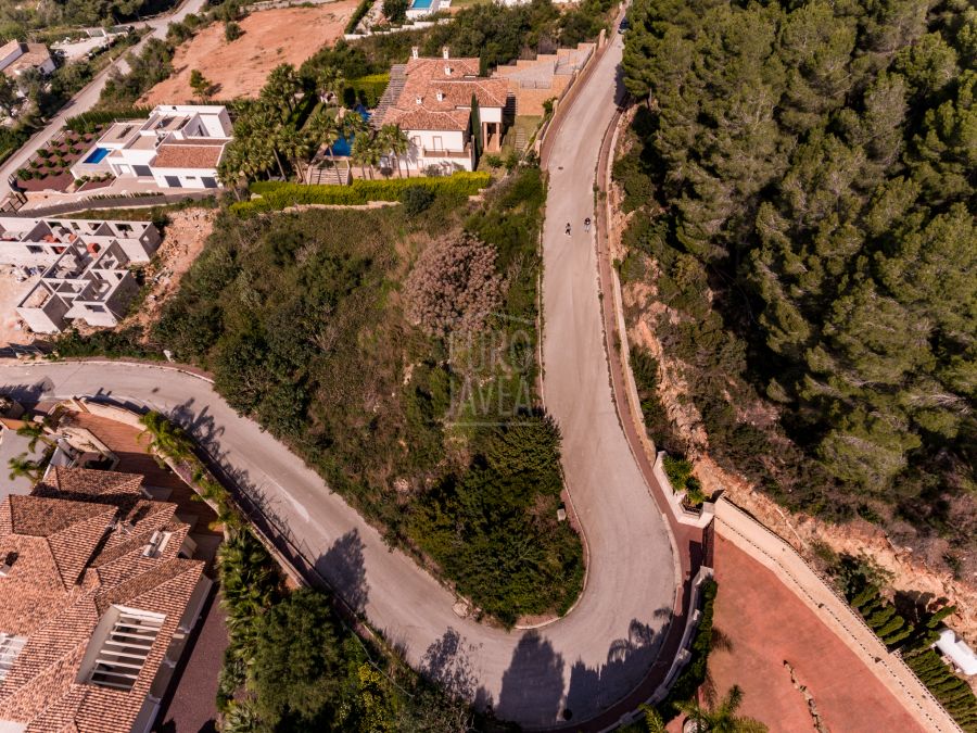 Plot for sale in Jávea, in the urbanized area of Montgó Garroferal . South facing
