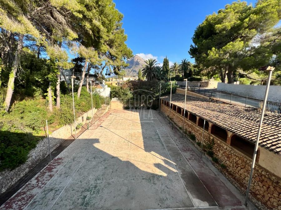 Traditional finca for sale in the Montgo Castellans area, walking distance to the old town of Jávea