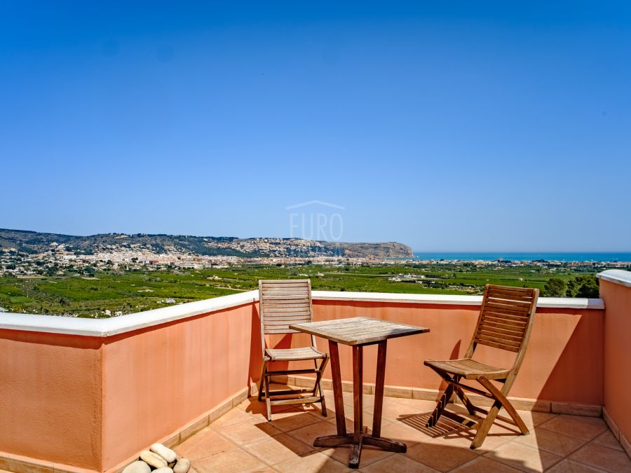 Villa for sale in Jávea, in Piver area , with stunning and sea views