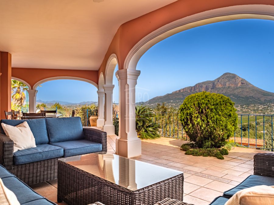 Villa for sale in Jávea, in Piver area , with stunning and sea views