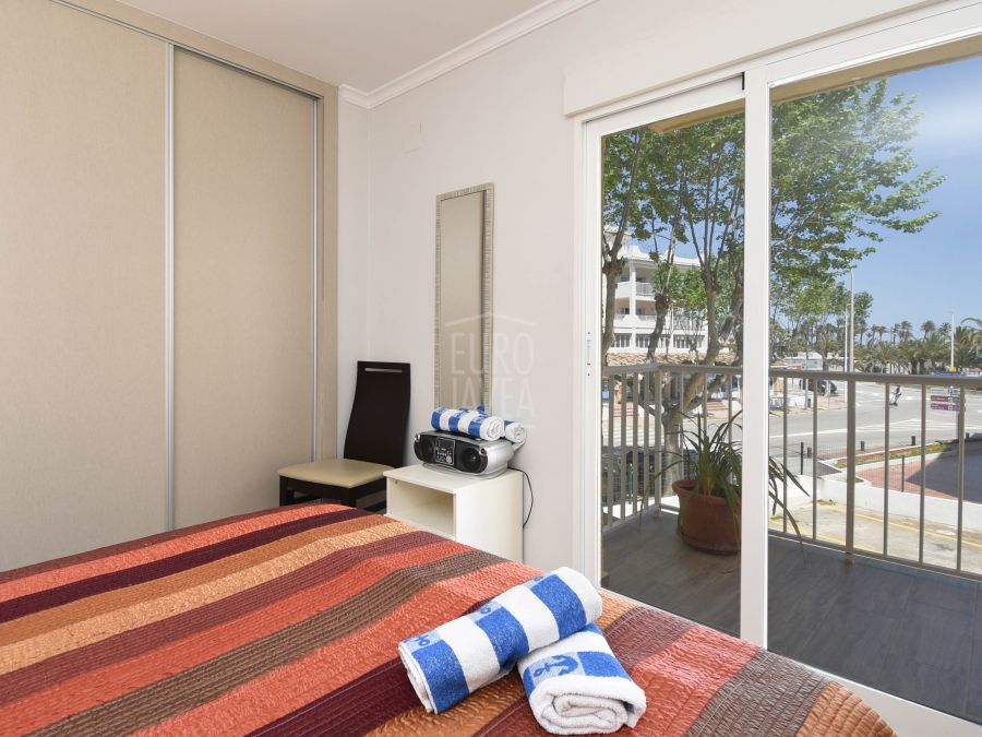 Apartamento a la venta en exclusiva en la Playa del Arenal de Jávea con vistas al mar