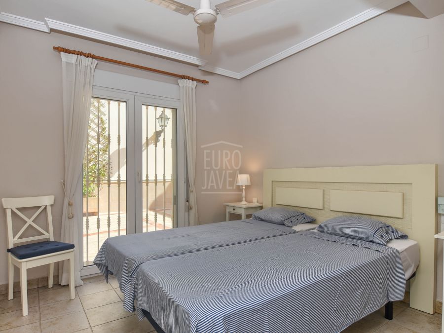 Apartment ground floor for sale in exclusive in Jávea, close to the Arenal Beach and all services