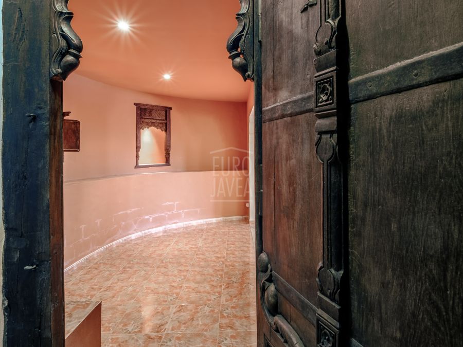 Villa de style mauresque orientée plein sud à vendre à Jávea