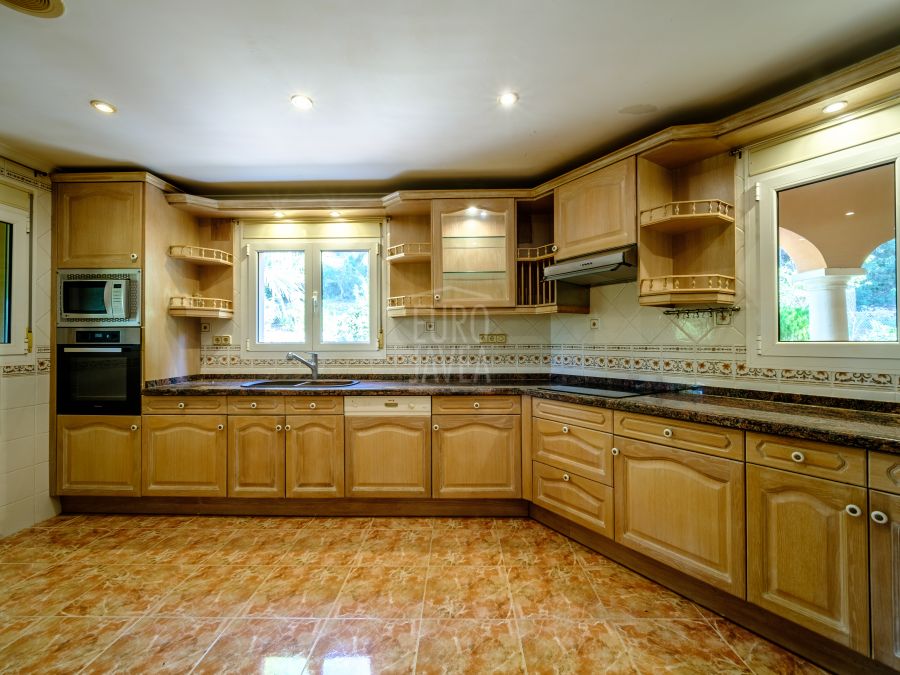 Villa de style mauresque orientée plein sud à vendre à Jávea