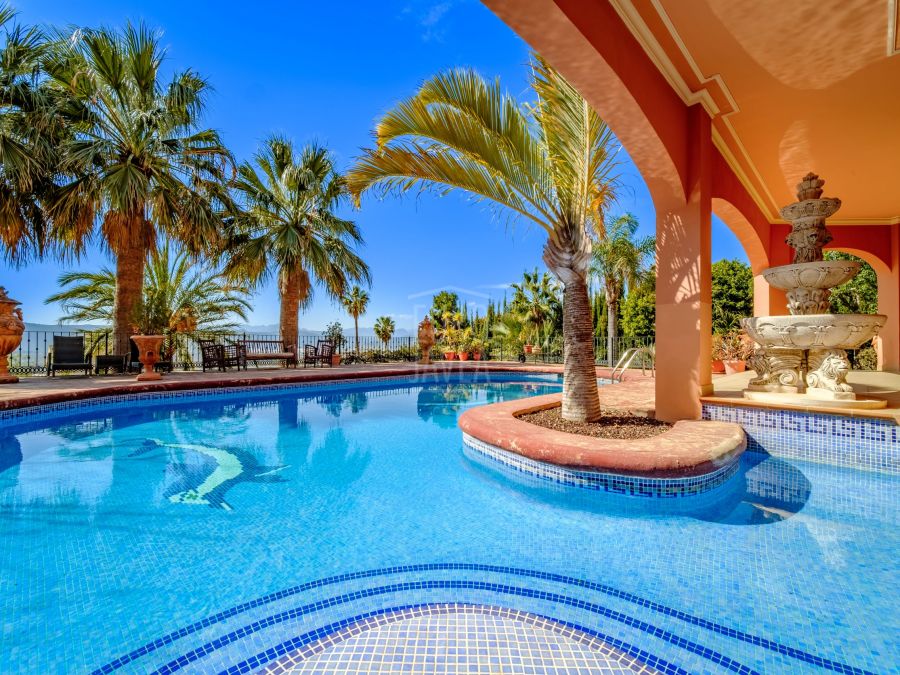 Villa de style mauresque orientée plein sud à vendre à Jávea