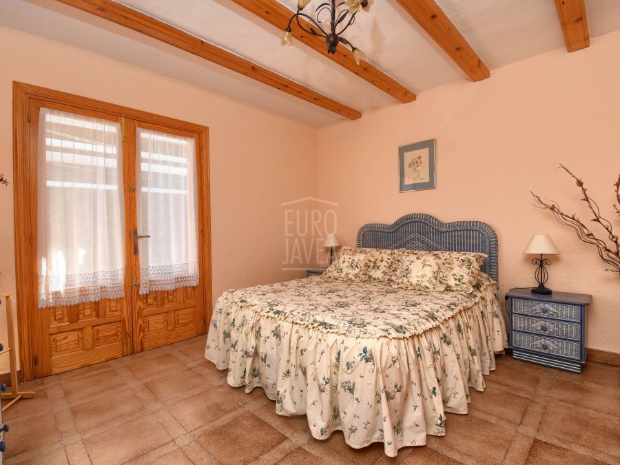 Magnificent traditional style villa with sea views, in the prestigious area of Tosalet