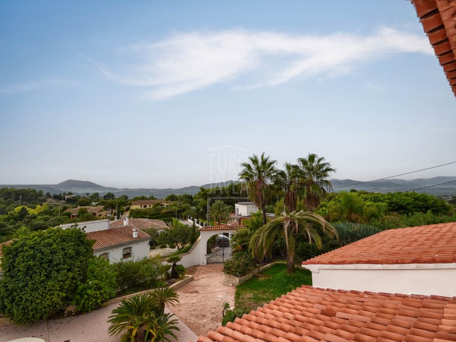 Gerenoveerde villa in de wijk Castellans van Jávea met uitzicht op zee