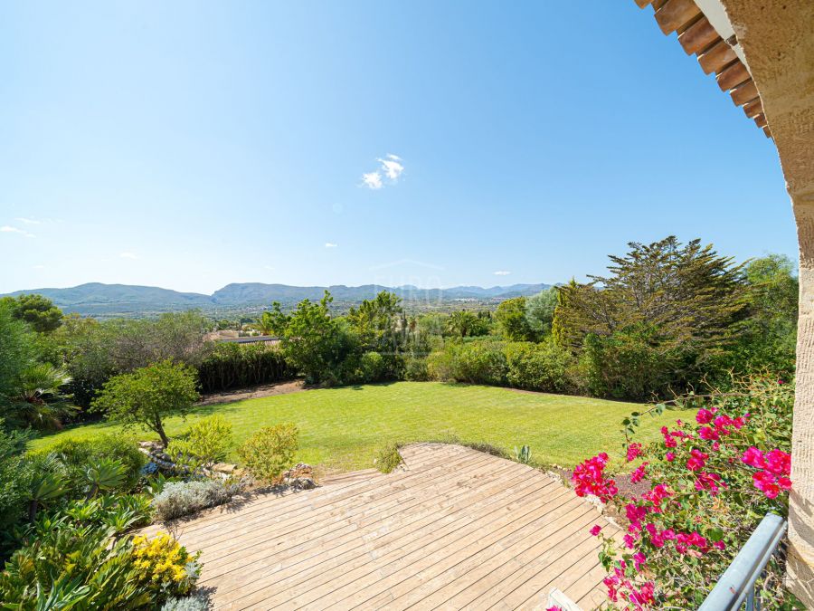 Villa op het zuiden te koop in het Montgó-gebied van Javea met een prachtig panoramisch uitzicht