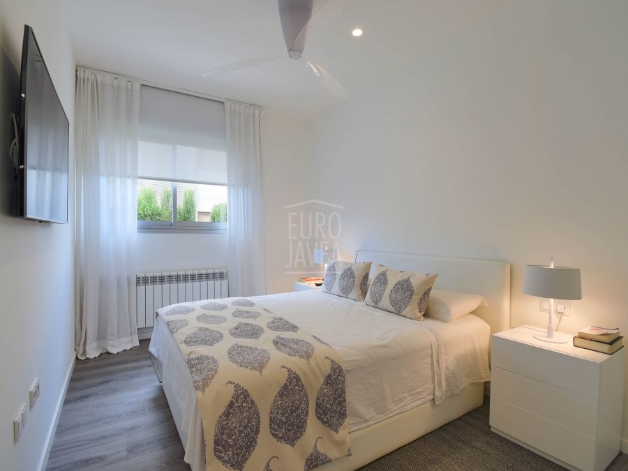 Apartamento planta baja a la venta en la zona de la Playa del Arenal en Jávea en exclusiva con Eurojavea