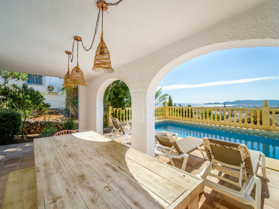 Villa a la venta en exclusiva en la zona del Puchol de Jávea a un paso tanto del pueblo como del puerto , con vistas al mar