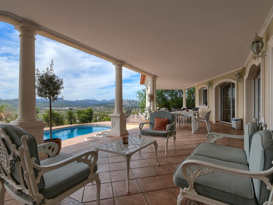 Spectacular villa for sale in the area of Montgó in Jávea.