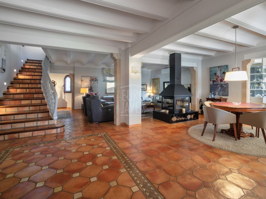 Exclusieve villa te koop in de wijk Puchol, op loopafstand van de oude stad en de haven van Jávea