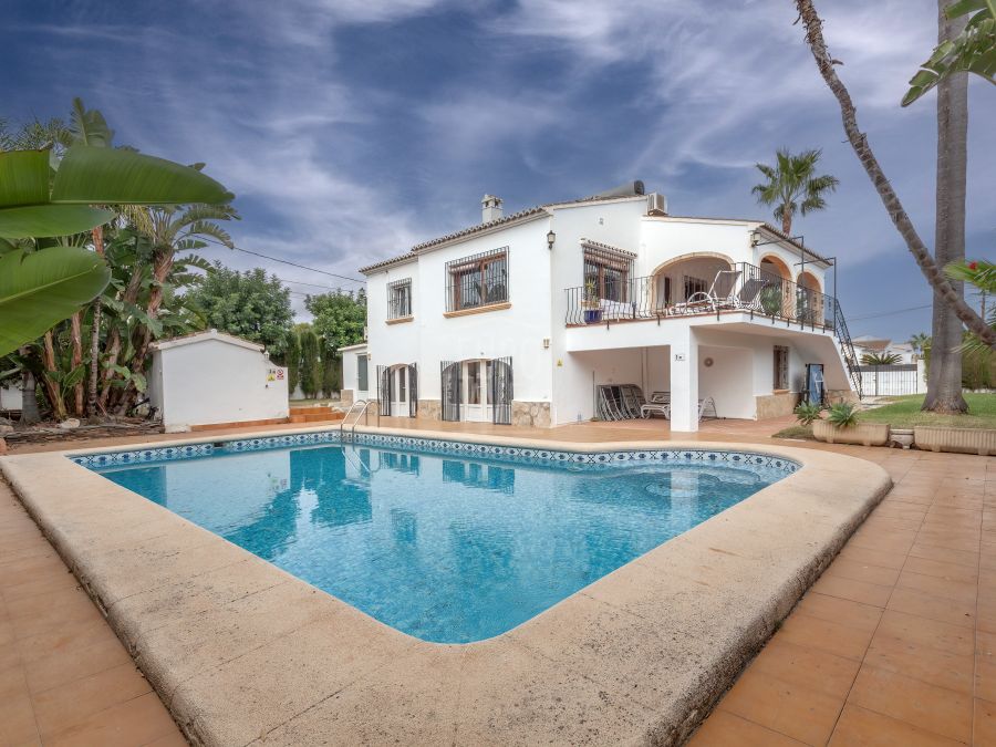 Villa for sale in Jávea in the Cap Marti area, a quiet area with a lot of privacy