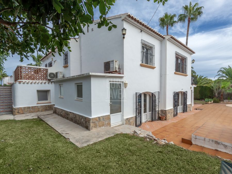 Villa for sale in Jávea in the Cap Marti area, a quiet area with a lot of privacy