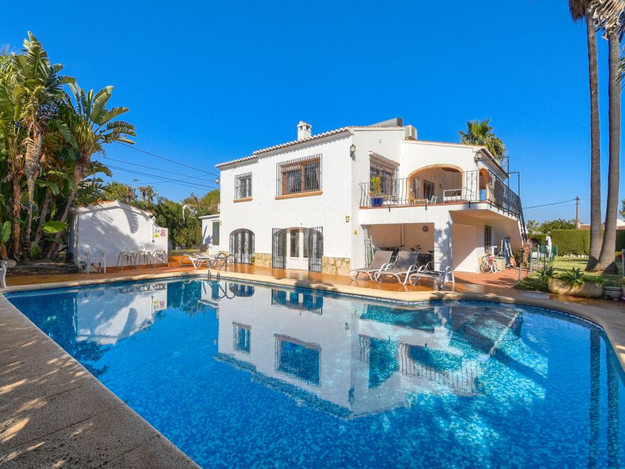 Villa for sale in Jávea in the Cap Marti area, a quiet area with a lot of privacy