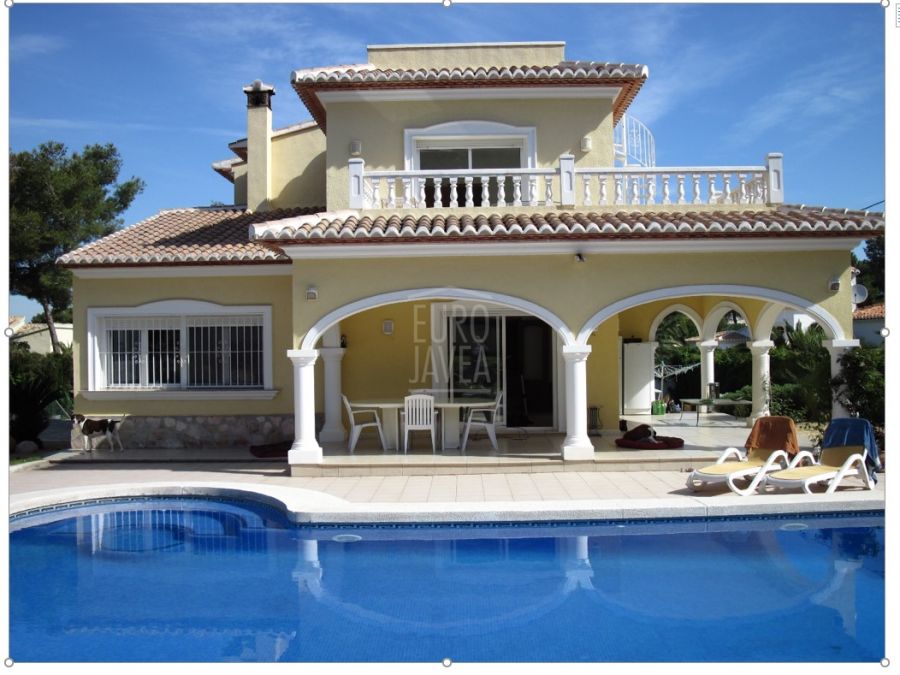 Villa à vendre à Jávea dans la région d'Ambolo