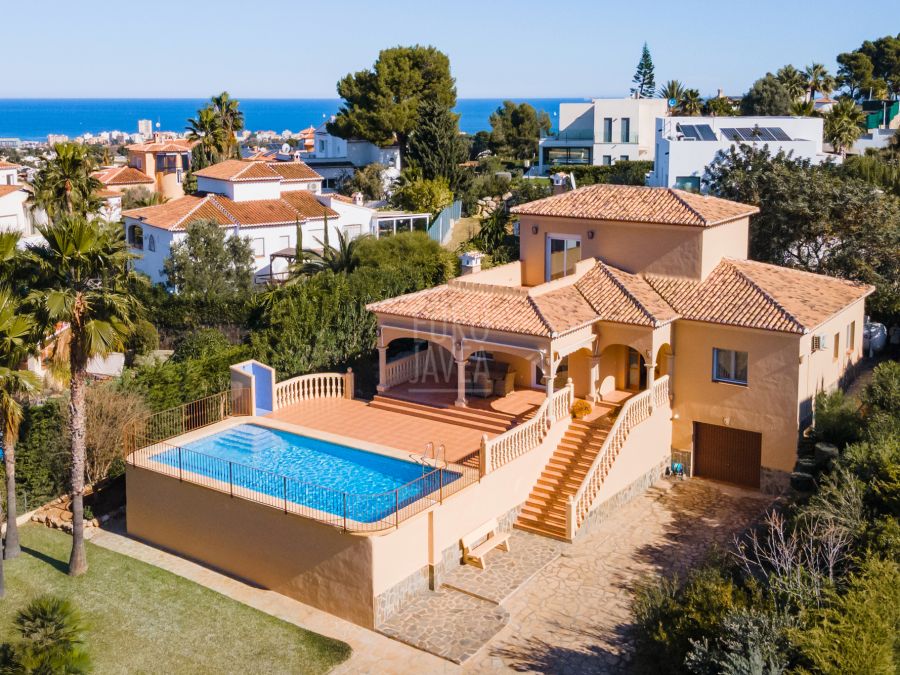 Villa à vendre exclusivement dans le quartier de Pinomar, à quelques minutes de la plage