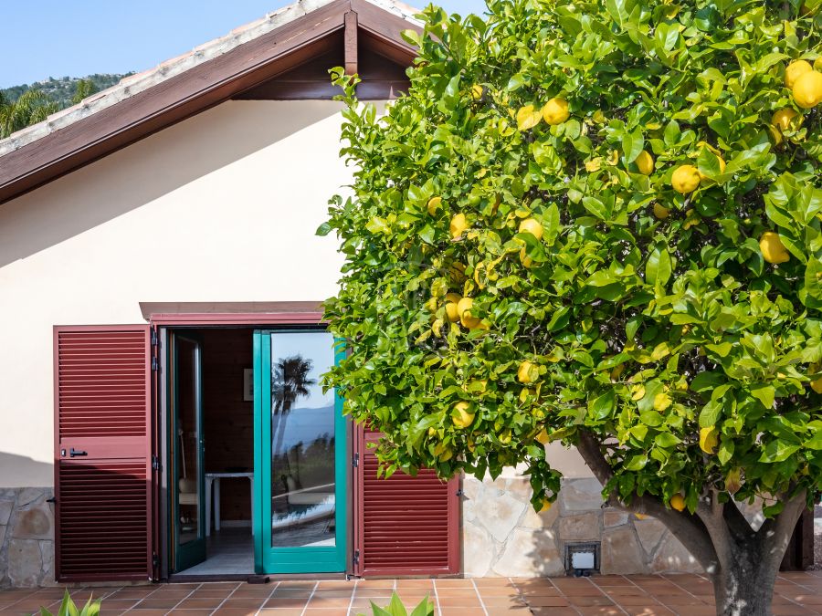 Villa dans le quartier calme de Montgó à Jávea, orientée sud